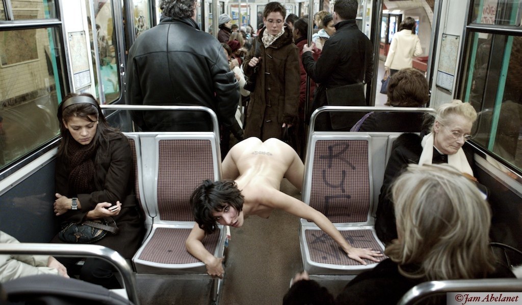 Порно в метро фото